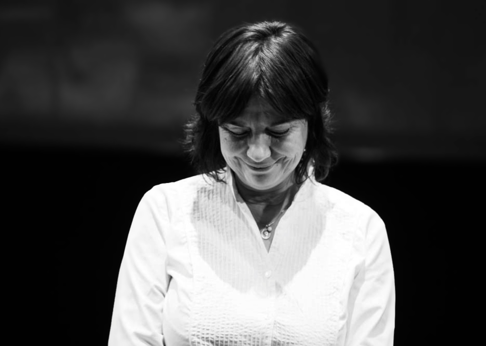 Dragana Varagić se poklanja publici na kraju predstave predstave “The Vindication of Senyora Clito Mestres”, fotografija: Božo Vasić
